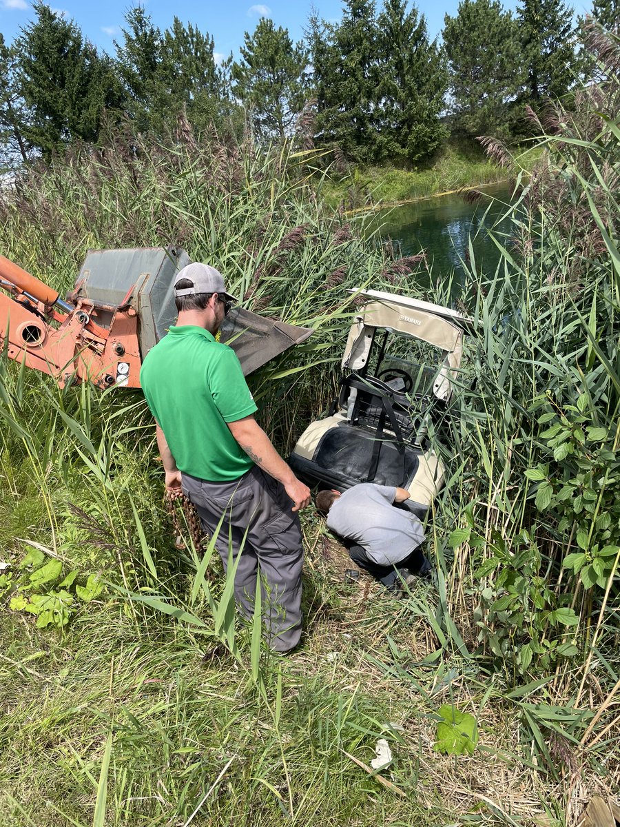 Mike_turfgrass's tweet photo. No injuries but he did get wet. #cartreturn https://t.co/OFN4Es9UGO