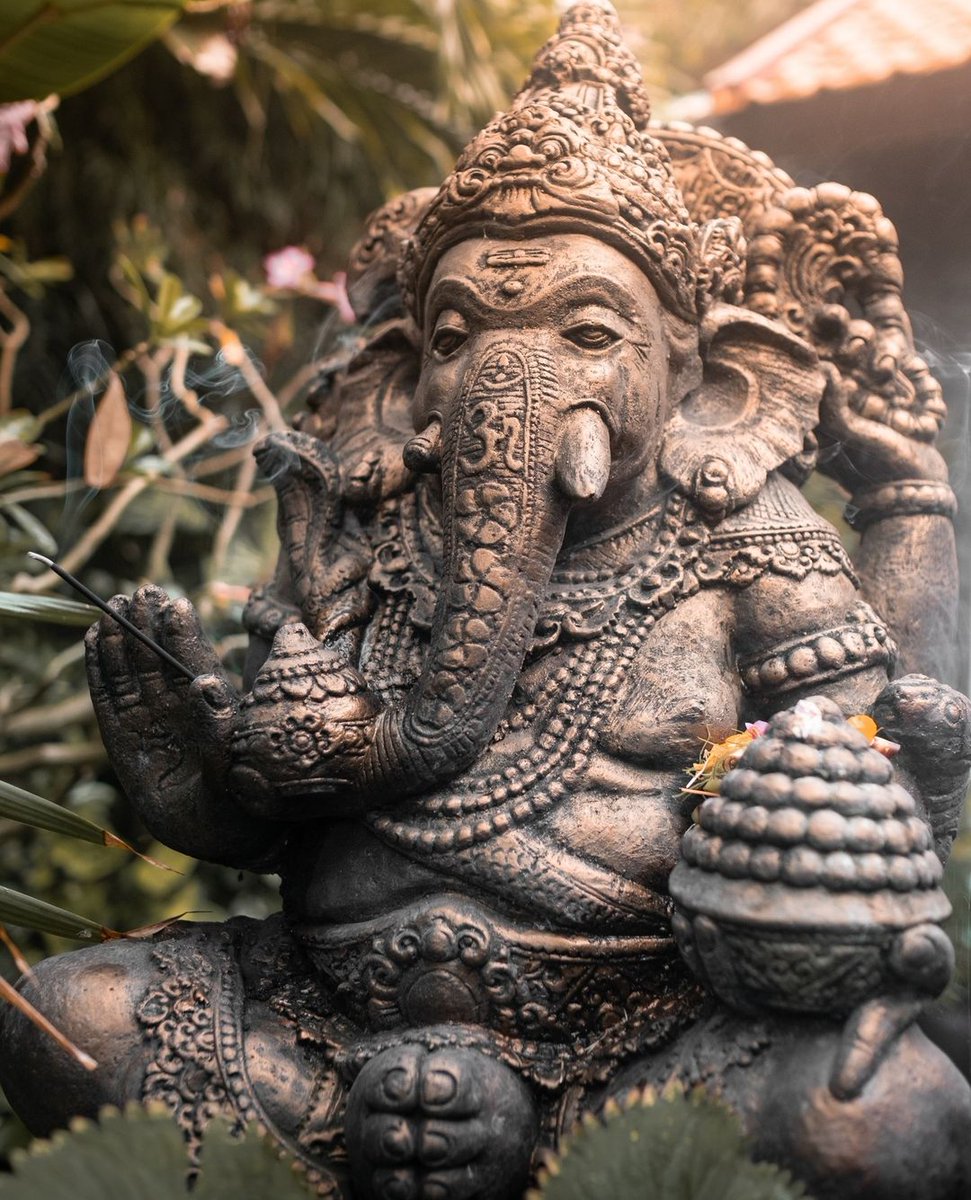 प्रथम पूजनीय गौरी नंदन गणेश दिव्य दर्शन रूपम गोविंदा🚩🚩