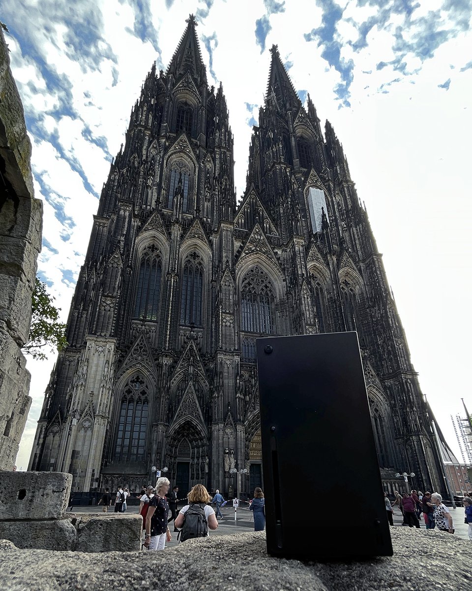 POV: you’re in Cologne, Germany for @gamescom. See you all in a bit! | #Xboxgamescom