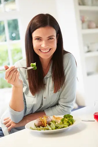 HWithdes's tweet photo. #DYK: Few foods naturally contain vitamin D, though some foods are fortified with the vitamin. 
.
.
.
#HealthWithDes #Health #Wellness #VitaminDDeficiency #Vitamins #VitaminD #Sunshine #HolisticLifestyle #VitaminDGummies #SleepHealth #ImmuneBoost https://t.co/d4MKqTT7bL