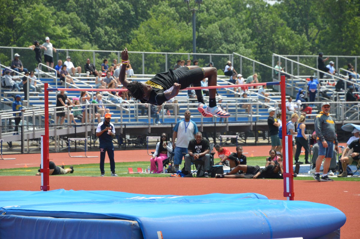 brianbb05's tweet photo. As an up and coming senior my recruitment 100% open!!
HJ pr: 6’8 https://t.co/Axtnn6hvcG