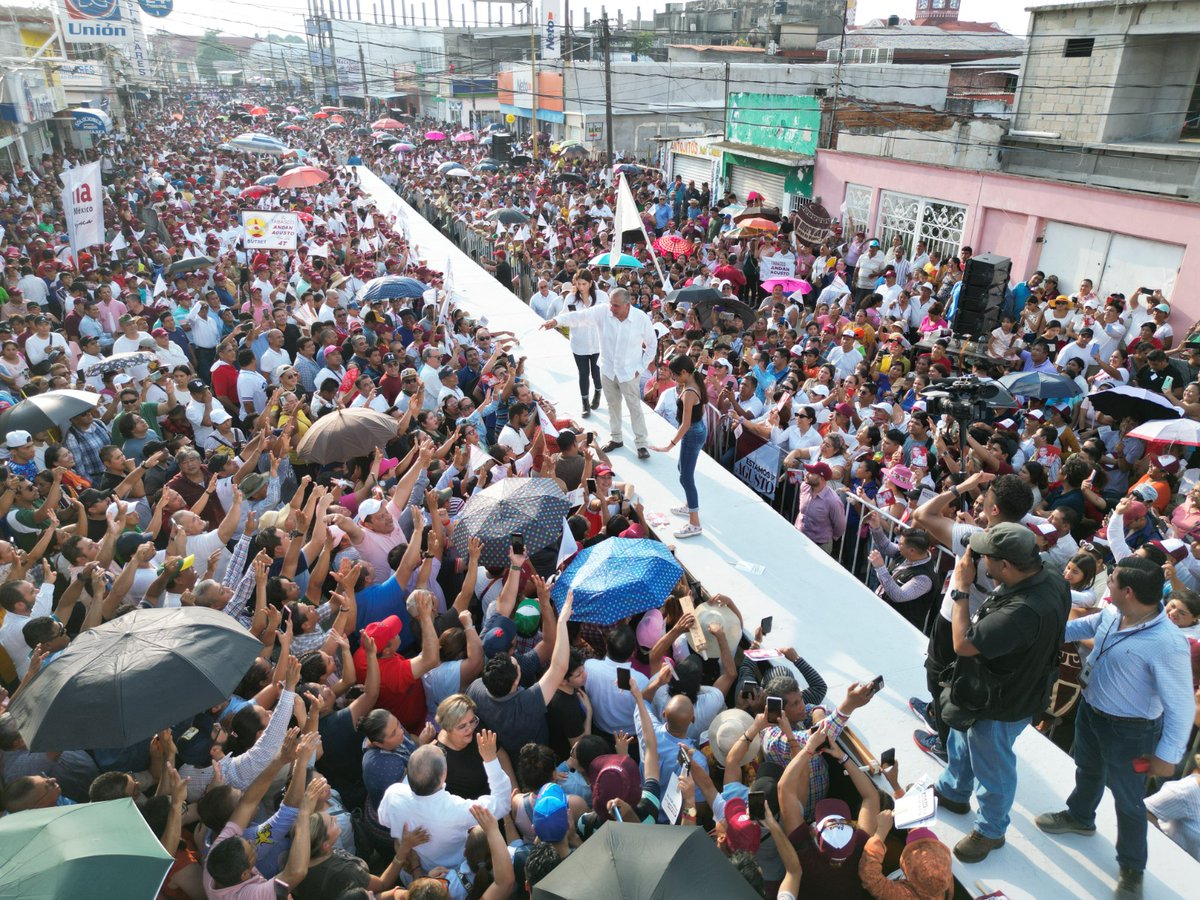 adan_augusto's tweet photo. Bajo el resplandeciente cielo de Nacajuca, Tabasco, junto a la comunidad chontal celebramos el tercer encuentro popular del día.

Los pueblos originarios son el corazón del Proyecto de Nación, tenemos una deuda histórica con ellos y nunca lo dejaremos fuera: reconocemos y valoramos todo lo que representan para nuestra Nación.

¡En el edén del sur del país la Cuarta Transformación florece con fuerza!