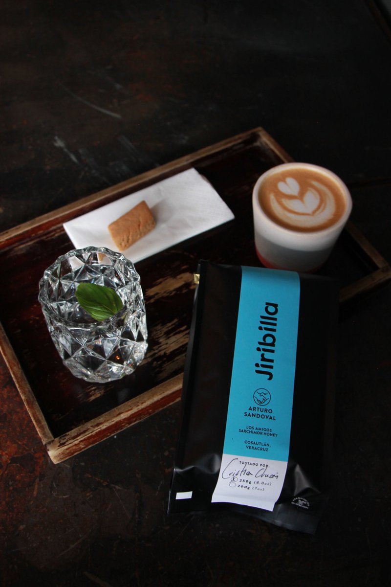 Avellanedakf's tweet photo. Acompaña esta tarde nublada con un cafecito ☕️🐿️ Te esperamos hasta las 9pm en nuestro pequeño espacio en Higuera 40A, La Concepción, Coyoacán https://t.co/B3nDdnHJ7s
