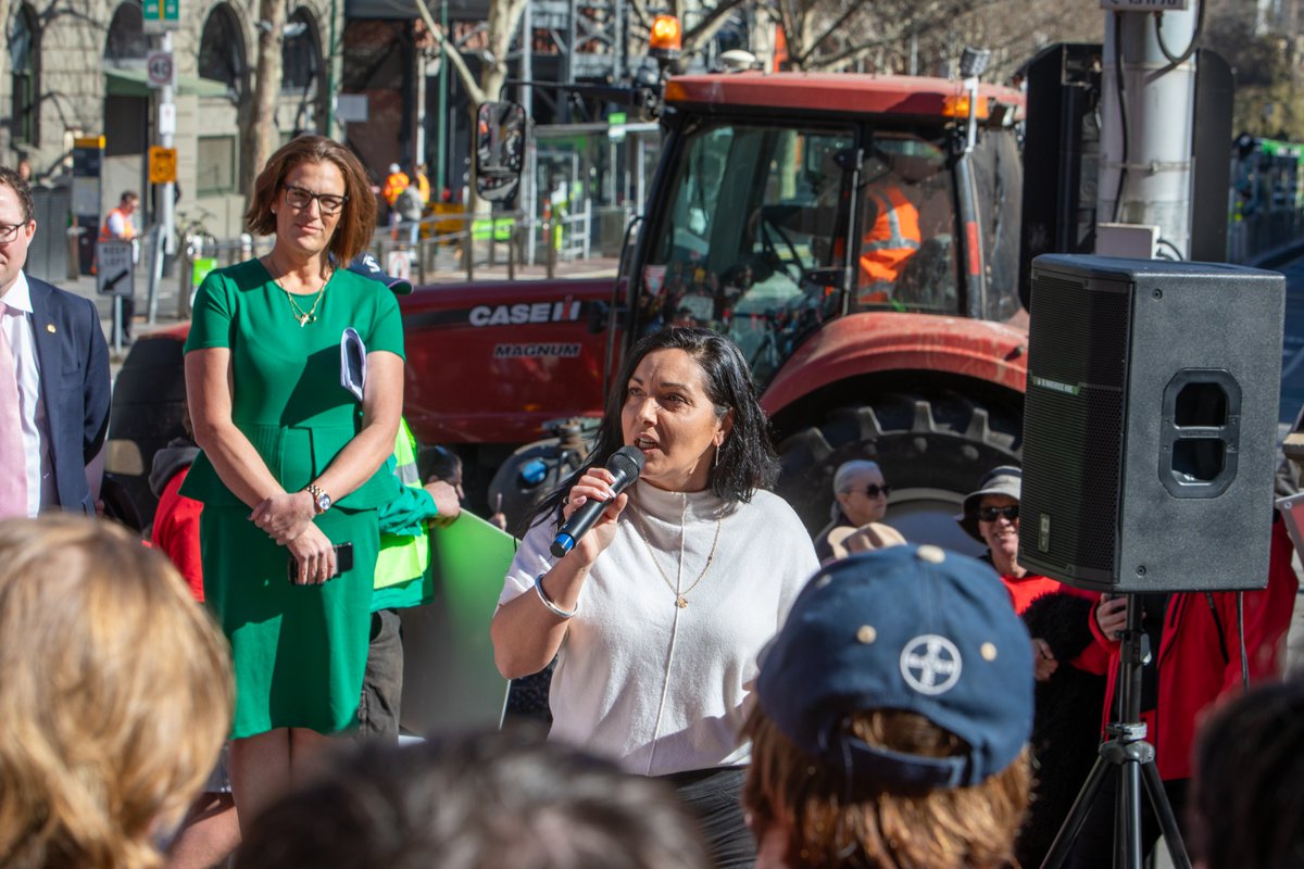 This time last week, VIC farmers descended on Parliament House steps to oppose the VNI west line project. Marnoo farmer Ben Duxson, urged that 'All we want to do is continue to farm and produce food and fibre as best we can without the hindrance of these projects.' #stopthetowers