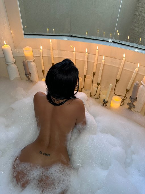 Lana del Rey bath https://t.co/G0ScgMUqSO