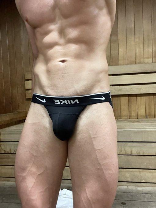 Watch Travis's leaked NSFW photo on TwXstars