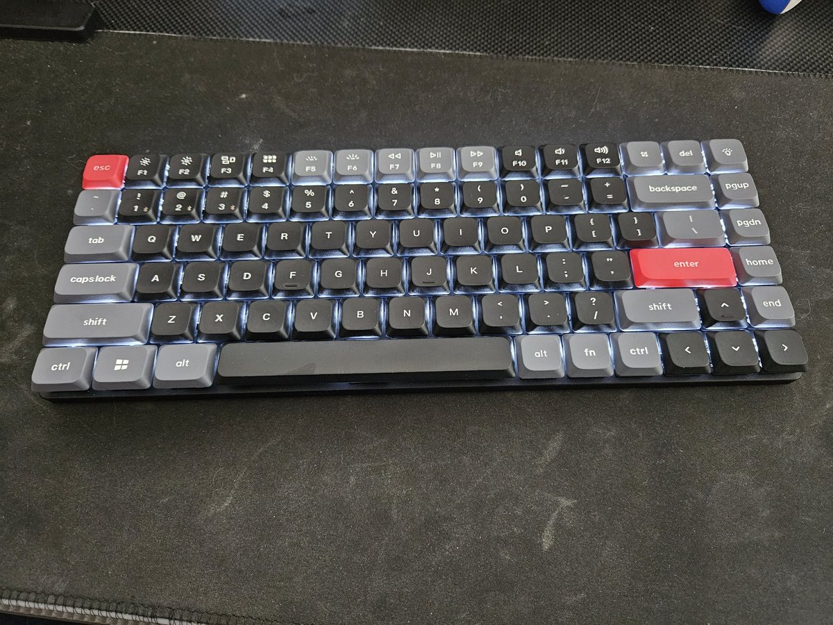 GalaxyReviewsX's tweet photo. Picked up this absolute gem of a keyboard from @KeychronMK and it's an absolute beauty. If you're in the UK then you can find it on @AmazonUK https://t.co/uHRusG6UNQ https://t.co/sftpdIa4lE