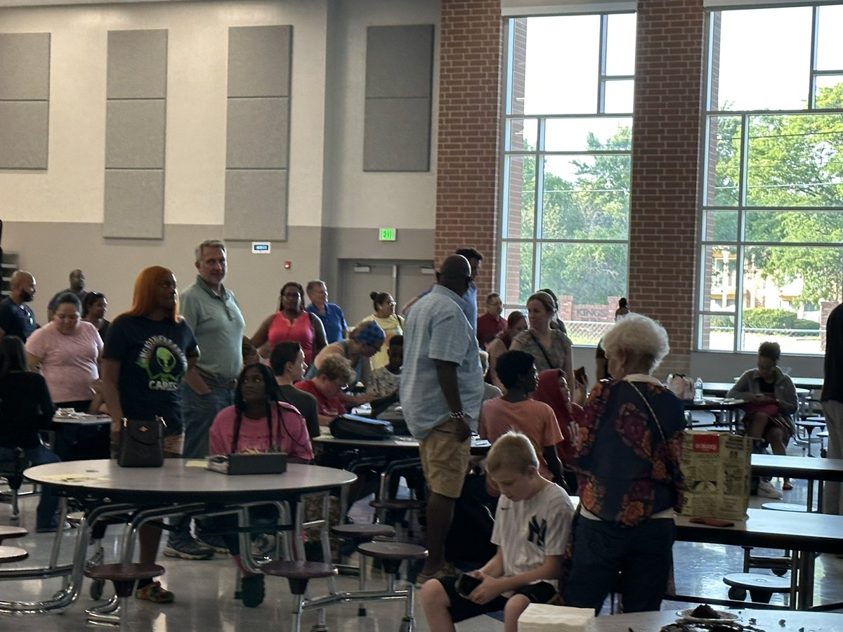 AVID Family Night was a huge success!! Students and Parents took the AVID pledge and signed their AVID contracts!!