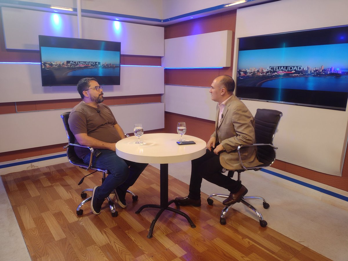 Sol_Ku's tweet photo. #Ahora en vivo @ArielSayas junto a @RubenEdelman @PodemosMisiones @FRdelaConcordia #EscenarioPolitico en #Actualidad4 @CanalCuatroPM https://t.co/2Mwef0Uj7u