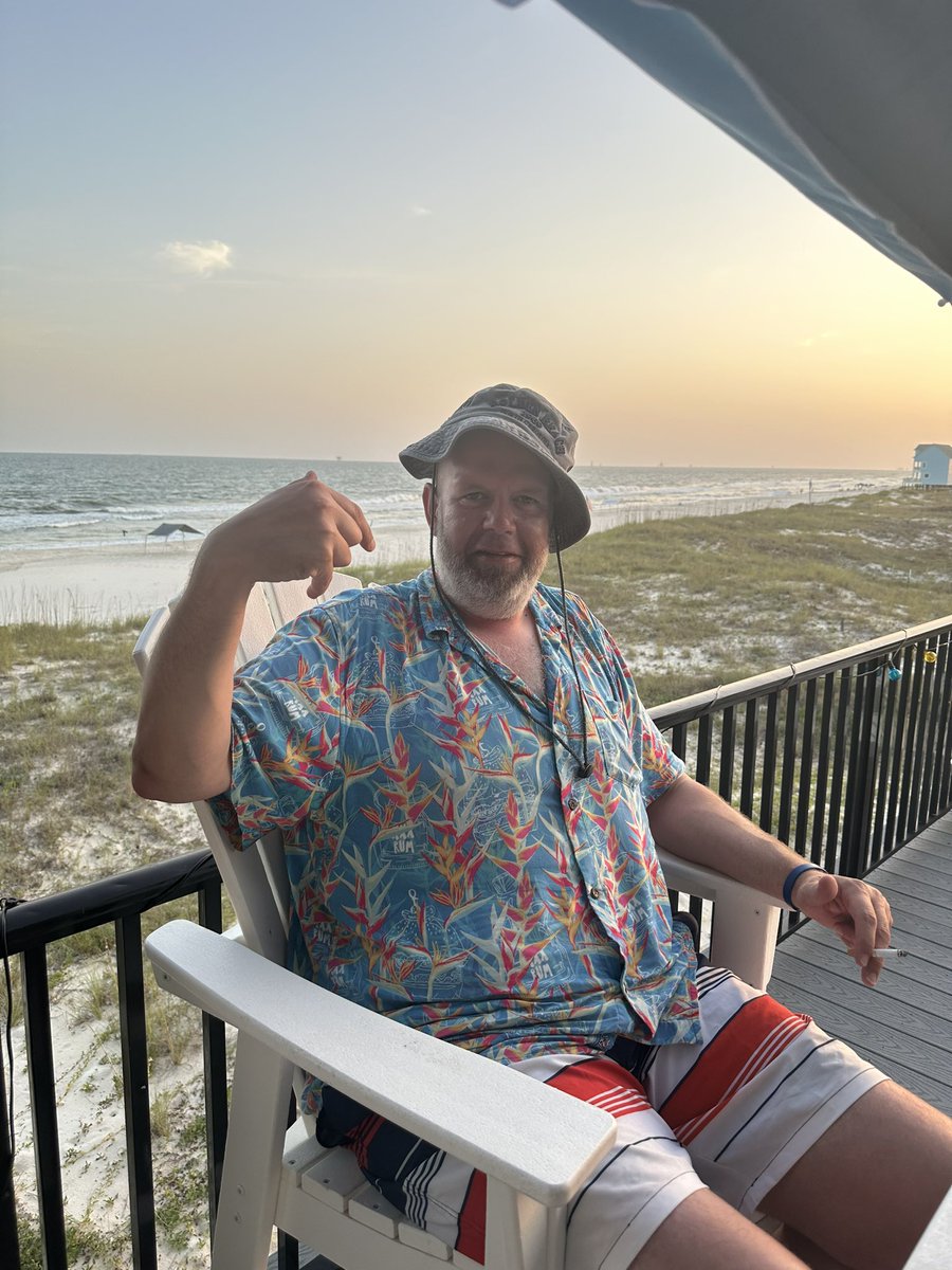 TigBomb's tweet photo. @Glenny_balls balls beach wear coming in handy. https://t.co/xNti6Bk5CR