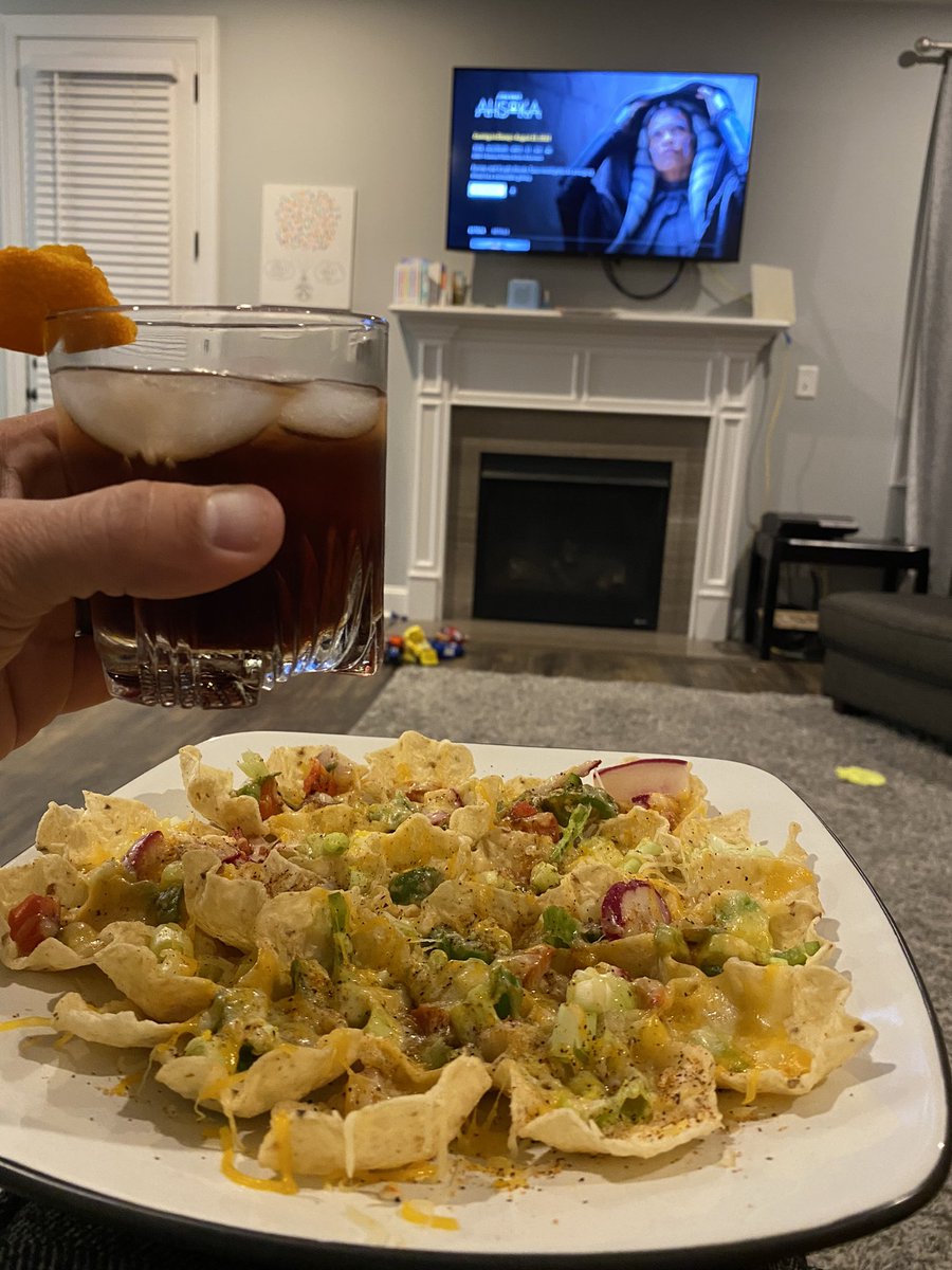 FJManchester's tweet photo. How am I celebrating the #Ahsoka premier? Glad you asked - with #OldFashioneds and #Nachos Why? Because #ThisIsTheWay https://t.co/2MrALV9t5c