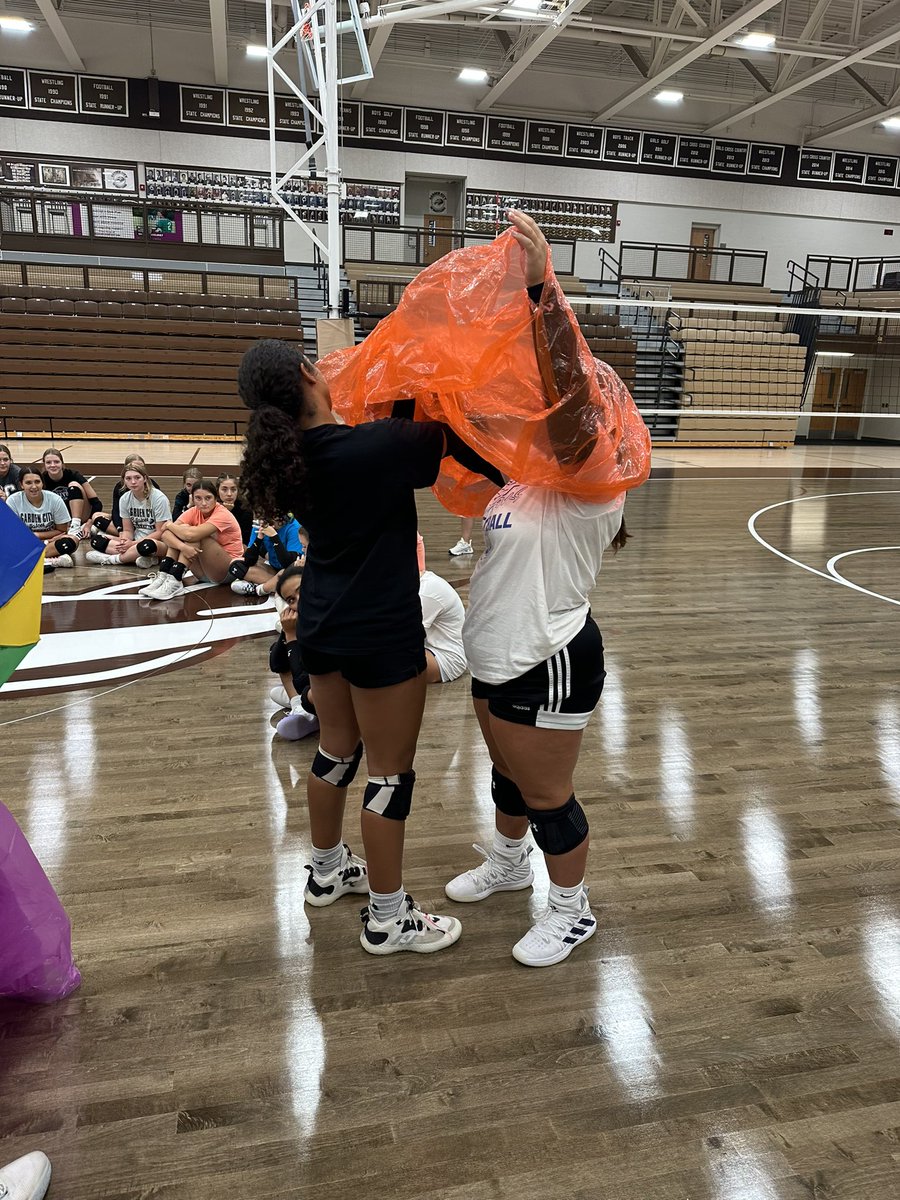 GCHS Volleyball tweet media