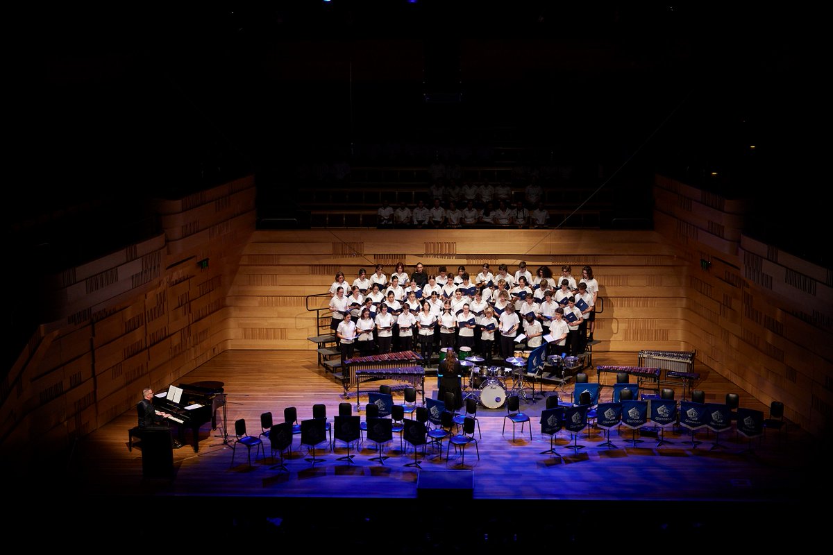 glenaeon's tweet photo. After a three-year hiatus, The Glenaeon School Concert, featuring Class 5 - Yr 11 students, brought The Concourse, Chatswood to life last Friday night.

#glenaeon #steiner #school #music #theconcourse #schoolconcert #creativity #community #entertainment https://t.co/gEKJ7Og7db