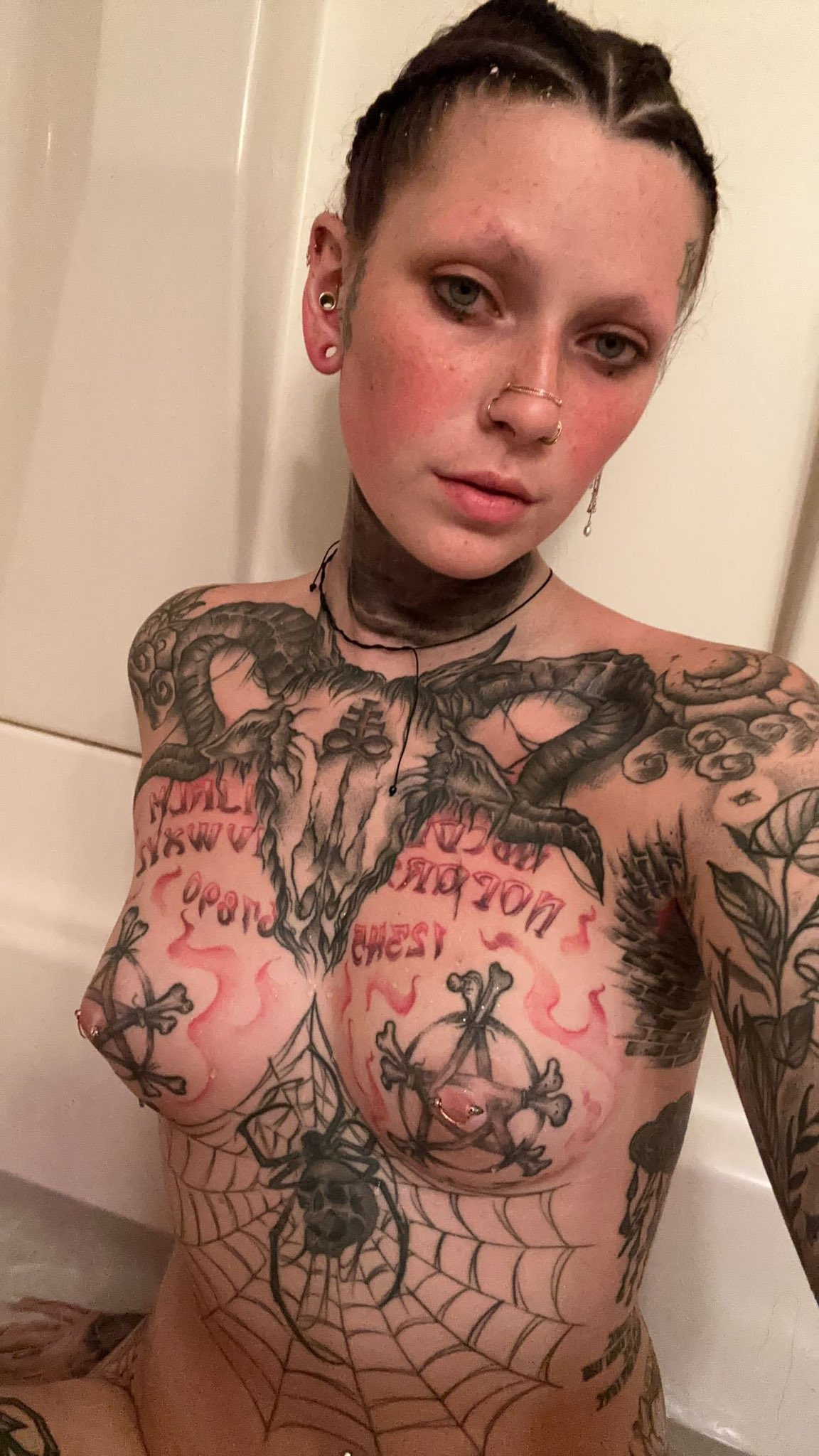 🕷️Legs🖤🔞Top .46% on X: @WomenOfOnlyFans Top .85% -6' tatted blue collar  brat -No management team -49.7k likes -1000+ media -Over 4600 subs -MF and  MFF conent -Squirting -Anal t.coqPA4G6YpdF  t.co3x8rjF3l3P  X