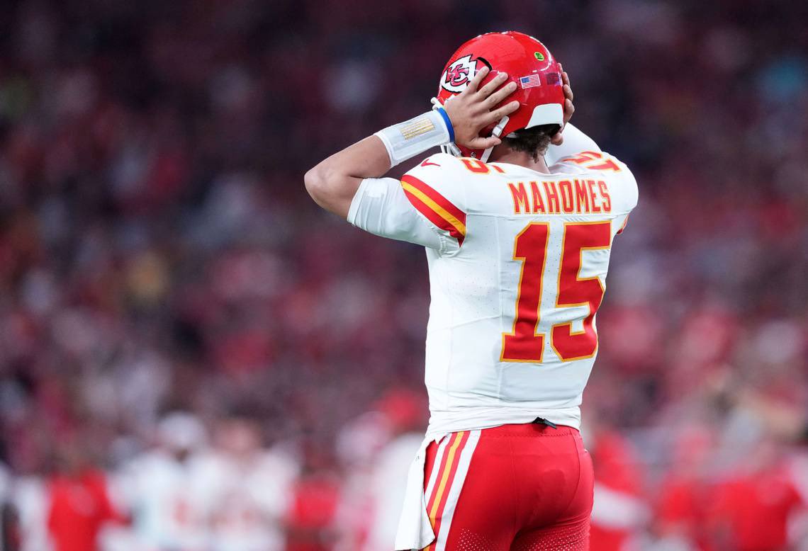 Winnesota18's tweet image. Vegas odds now have Kirk Cousins and Patrick Mahomes as the favorites to win MVP this season.

1. Mahomes +300
1. Cousins +300
3. Burrow +325
4. Allen +1000
5. Hurts +10000

It’s gonna be a crazy MVP race this season 🔥🔥🔥

#ChiefsKingdom  #Skol