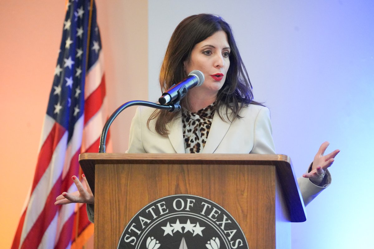 HCPrecinct4's tweet image. Rep. @Jon_RosenthalTX joined Commissioner @LesleyBrionesTX today for a Legislative Townhall at #Weekley Community Center. 

The event was used to provide a summary of the 88th State Legislature and highlighted the wins achieved for #HCPrecinct4 during the session. 

#HouNews