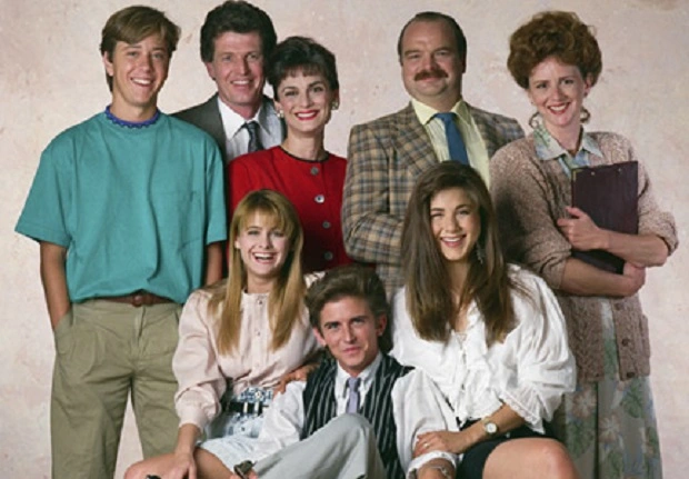 In 1990 and 33 Years Ago, #FerrisBueller premiered on @nbc on this day RT and Like if you remember this show. (#CharlieSchlatter, #JenniferAniston, #BrandonDouglas, @amidolenz, #RichardRiehle, #CristineRose, #SamFreed, #JohnMasius, @CBSTVStudios)