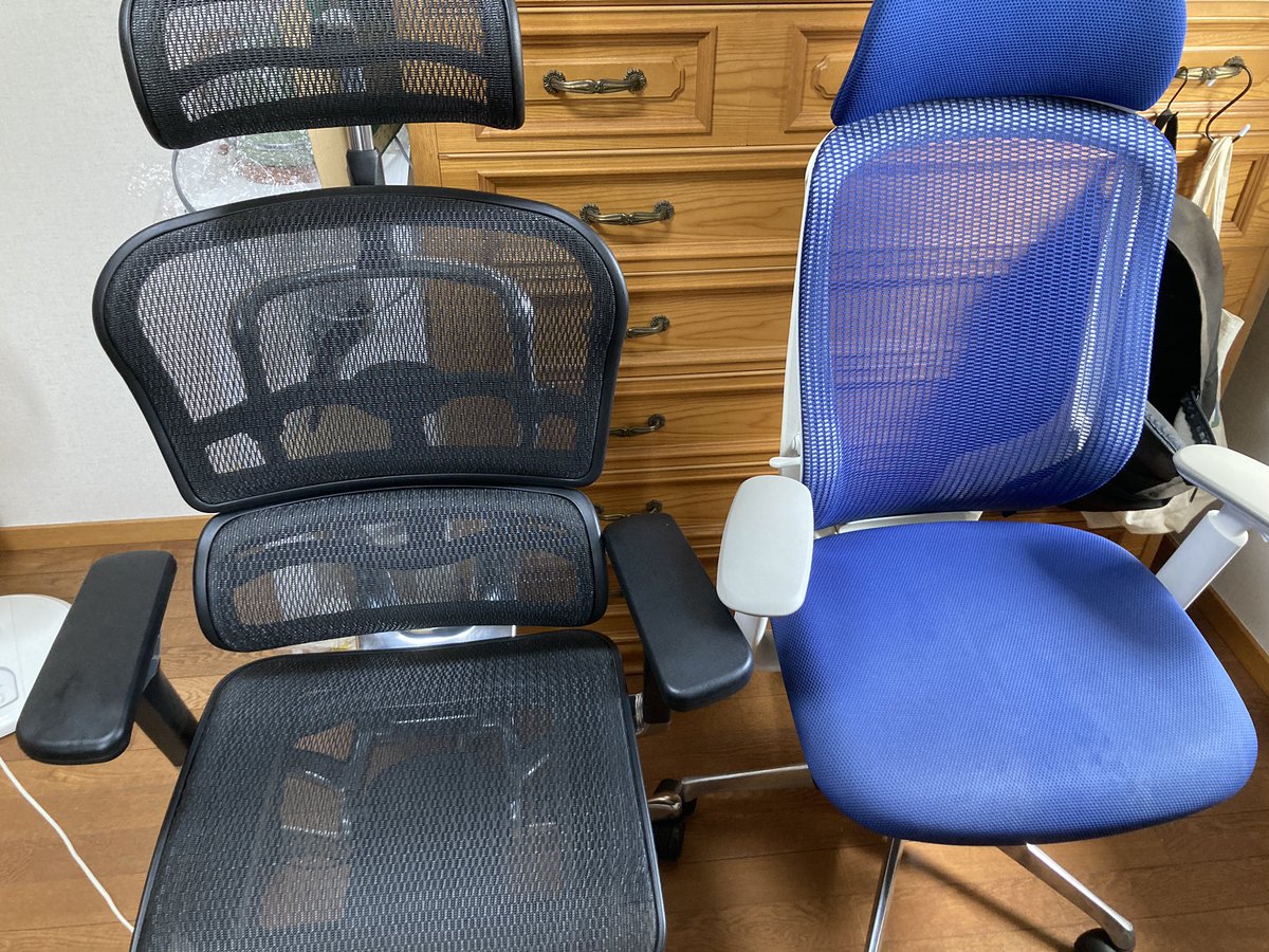 passionbaru's tweet photo. オカムラVS関家具 https://t.co/bvRkP8UOEg