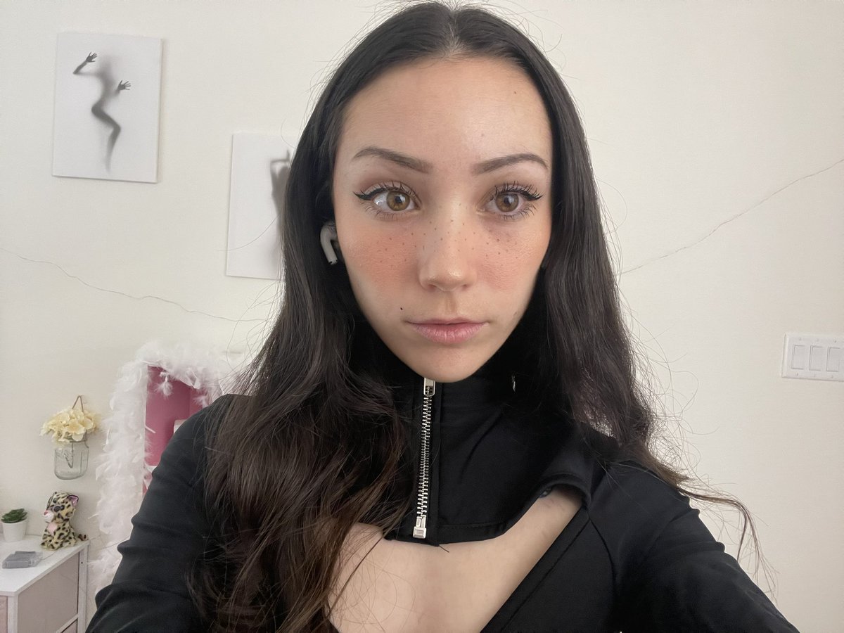 LexiASMR's tweet image. Sick of the bodysuit pics yet?