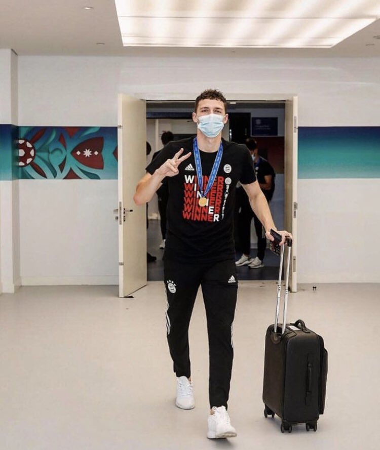 🚨JAM KRUSIAL #Pavard - #Inter💥
Pavard menghabiskan sebagian besar hari Selasa kemarin utk mengemasi kopernya. Kepindahan ke Inter hanya dlm hitungan jam! 

Malam ini (malam kamis) Benji sudah bisa tiba di Italia dan memulai  petualangan barunya di Inter.(<a href="/Gazzetta_it/">La Gazzetta dello Sport</a>) 🇫🇷⏳