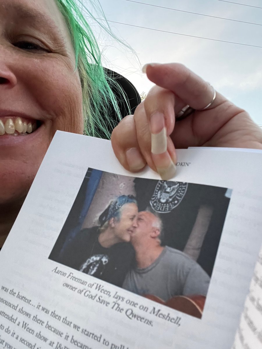 punkrockmeshell's tweet photo. Guess who made the new #johnandpeters book Punky and #geneween #aaronfreeman and #ween and a whole bunch of goodness from #newhopepa s legendary club! #deanween wrote about the amazing Woolsey!! #stilldrinkinandsmokinandrockinandrollin .buy your copy at jps or #farleysbookshop https://t.co/1E0A79F95r