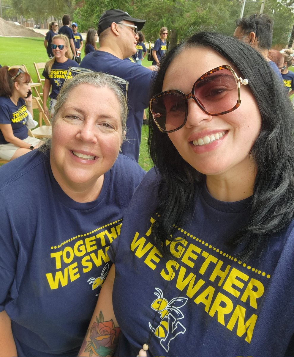 MsApplewhiteELA's tweet image. It was a hot one today, but I had my ELA bestie. Summer Pop Stop for our @CyFairYeager families! #BringTheMagic #TogetherWeSWARM