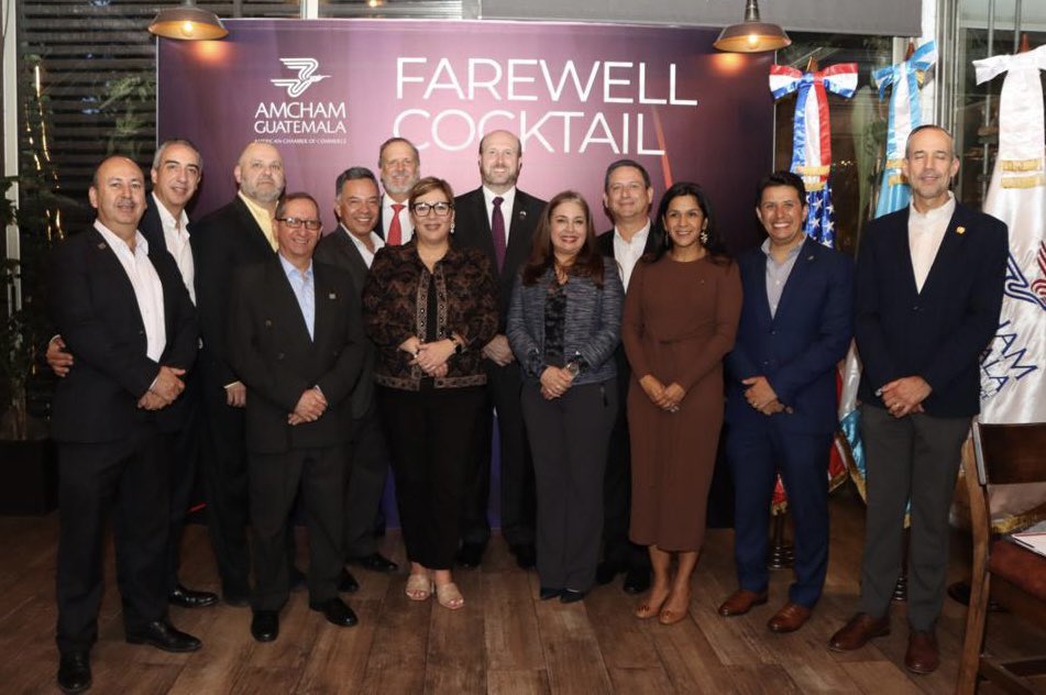 AmChamGT's tweet photo. Gracias al Embajador William Popp por todos sus esfuerzos para fomentar las relaciones comerciales entre Estados Unidos y Guatemala. Estamos muy agradecidos por su contribución y deseándole lo mejor en el futuro. 🤝
#EmbPopp #FarewellCocktail #Networking #AmChamGT https://t.co/09H6mm7zF5