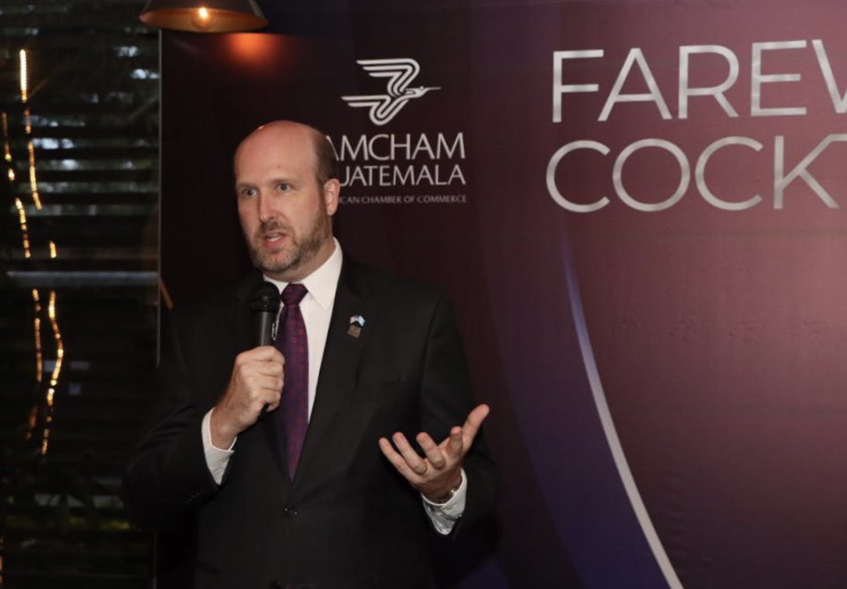 AmChamGT's tweet photo. Le deseamos todo lo mejor y le agradecemos sus esfuerzos por abrir nuevas oportunidades de comercio y desarrollo.
#EmbPopp #FarewellCocktail #Networking #AmChamGT https://t.co/euYCls2mMN