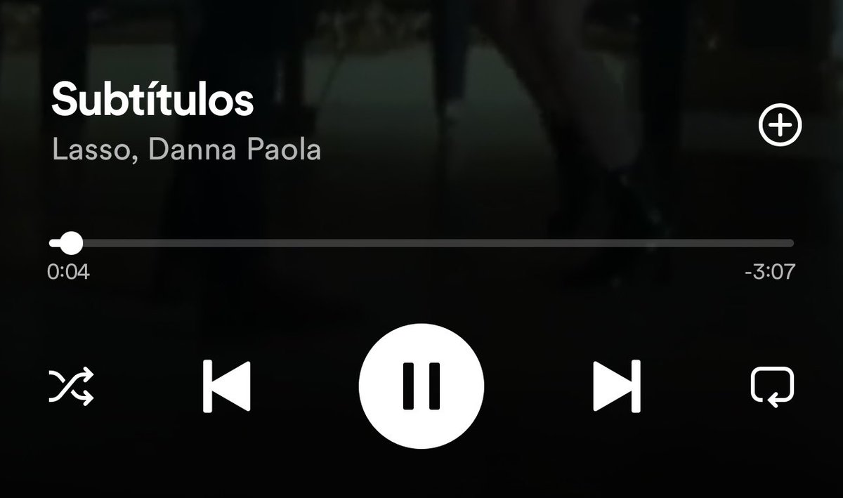 LassoMusica's tweet photo. solo te puedes quedar con una: 
con cuál te quedas? https://t.co/e2mC62CHaH