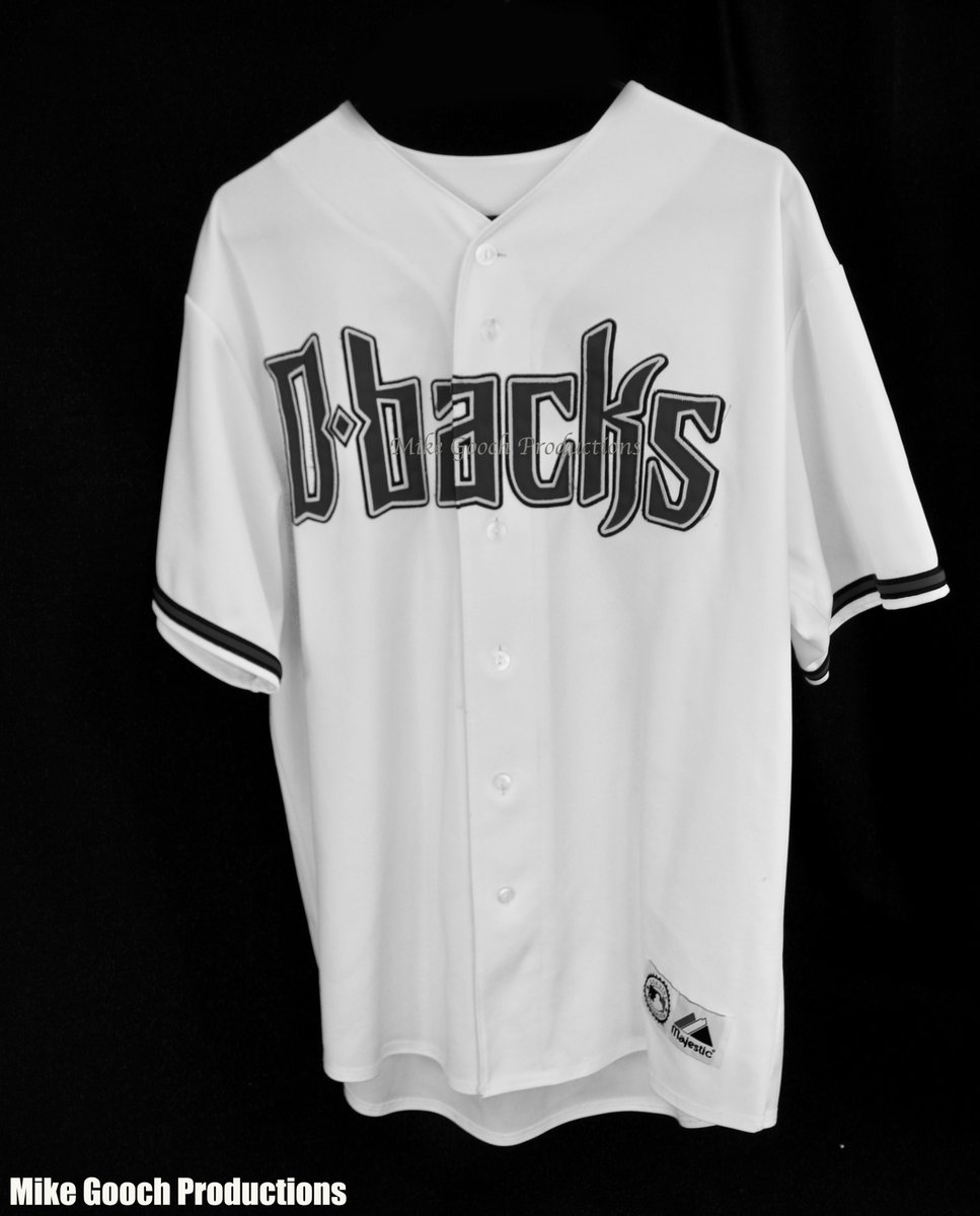 MikeGooch_Pics's tweet photo. Randy Johnson by #MikeGoochProductions
#NYC #photography #MLB #nycphotographer #FollowThisPhotoGuy #photooftheday #photographer #baseball #MyJerseyCollection #baseballjersey #baseballjerseys #Uniwatch #jerseys
@MLB @Dbacks #Arizona #Dbacks #blackandwhitephotography https://t.co/wHBSWqDXge
