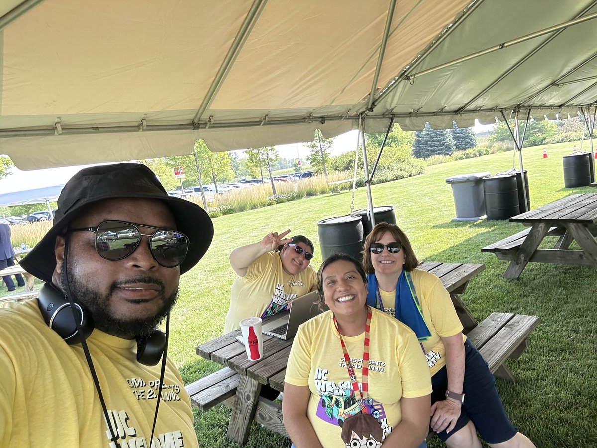 LynnAnnMcGee's tweet photo. #Thisiscollege @JolietJrCollege @clynenamuo https://t.co/yAXt3NTjgx