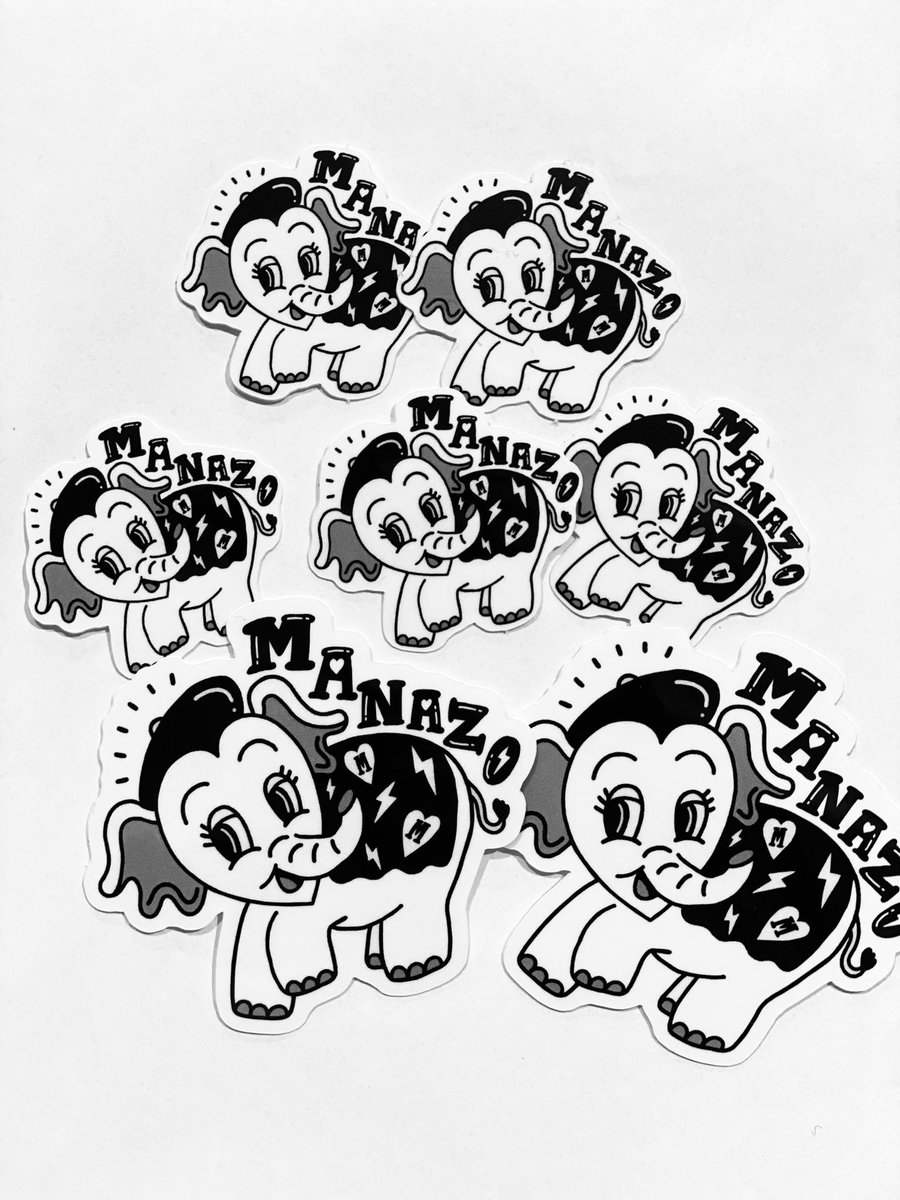 ManazoKobayashi's tweet photo. ⚡️プレゼント企画⚡️

今回応援してくださった方に
感謝の気持ちを込めて！

🎁MANAZO Tシャツ 1名様
　(XLサイズ)
🎁MANAZOロゴステッカー 15名様

を、@ManazoKobayashi をフォロー
＆この投稿をリツイート
してくださった方に、抽選で
プレゼントさせていただきます！

ぜひGETしてください☺️ https://t.co/xSLLpNL19Z