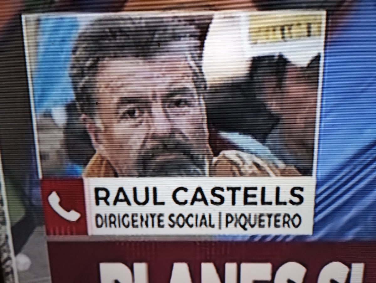 claudiales71's tweet photo. #RaulCastells está agitando para que pase lo de 2001!!! Ellos organizan los saqueos!!! https://t.co/QEyoF3cKaT