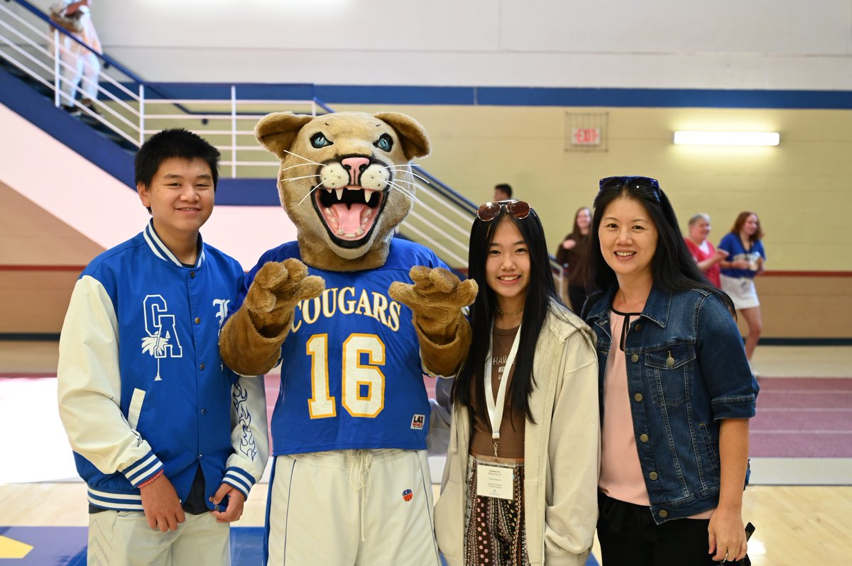 MisericordiaU's tweet photo. What an incredible time we had at our recent Open House! For those who couldn't make it, don't fret - we've got plenty more in store this autumn! 🍂 Stay updated: https://t.co/7hHskZXesK �� Check out the photos: https://t.co/ZWS2paAxY9 📸 #MUOpenHouse #MUCougars https://t.co/UuzpfSsyO4
