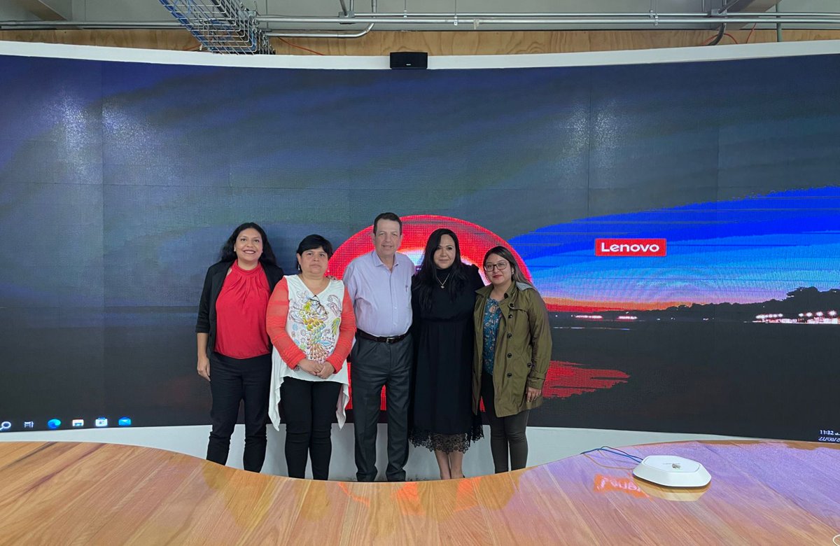 Nuestro titular <a href="/FadlalaAkabani/">Fadlala Akabani</a> se reunió con Melody Salgado, presidenta de la Sociedad de Químicos Cosmetólogos de México A.C. <a href="/SQCMofficial/">Sociedad de Químicos Cosmetólogos de México, A. C.</a>, trabajaremos con el sector, a través de capacitación, vinculación y financiamiento  para la cadena de valor de la industria cosmética.