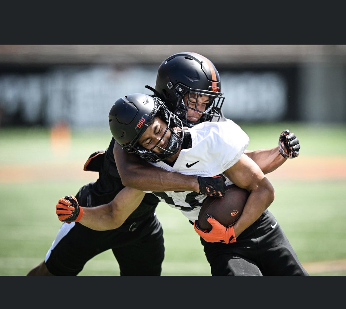 guardwhatsyours's tweet photo. @myBurbankSports @drake_vickers 🦫🏈 #36 https://t.co/b0EYhXv0Ha