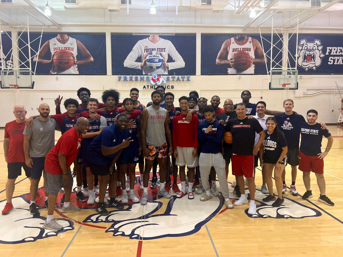 FresnoStateMBB's tweet photo. Enjoyed spending time with PG today.
#BulldogBornBulldogBred x @Yg_Trece https://t.co/JI5RQC90ne