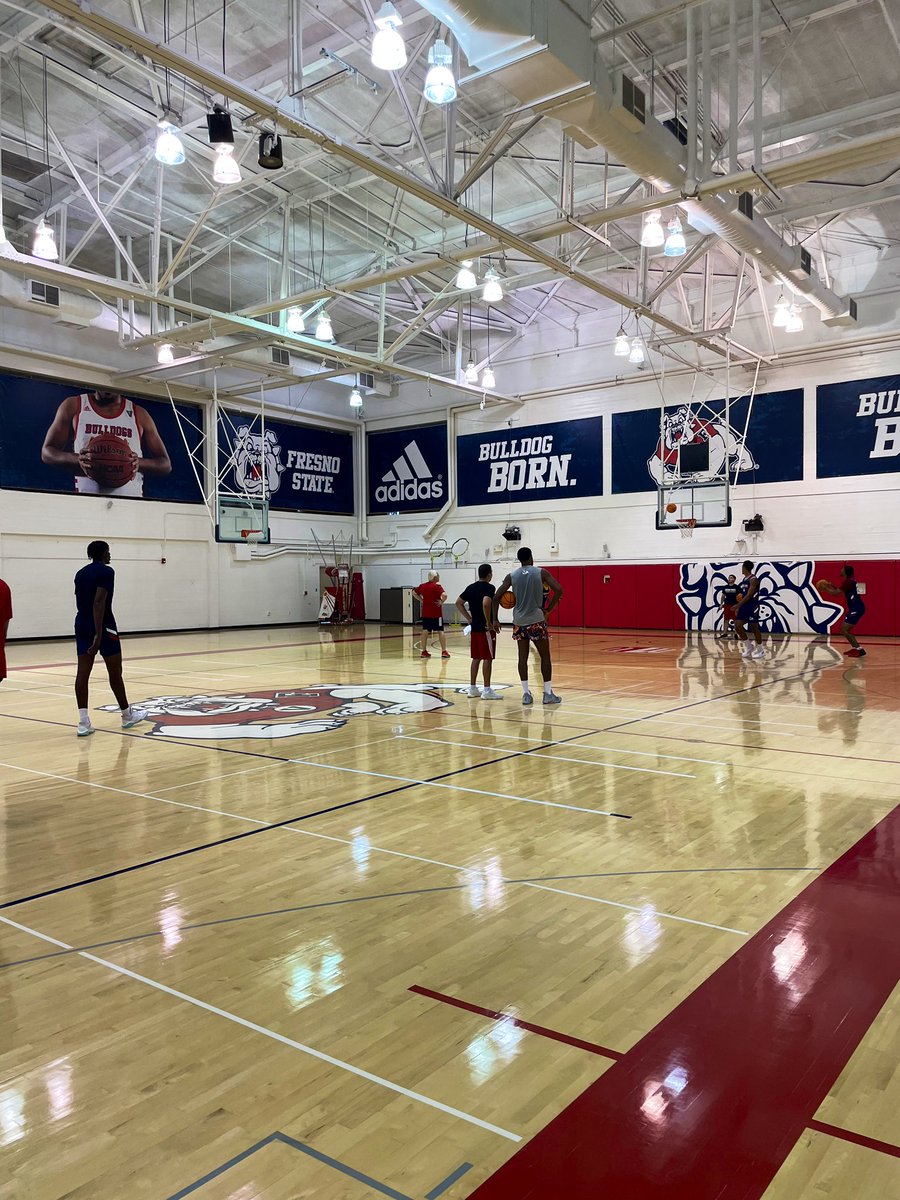 FresnoStateMBB's tweet photo. Enjoyed spending time with PG today.
#BulldogBornBulldogBred x @Yg_Trece https://t.co/JI5RQC90ne