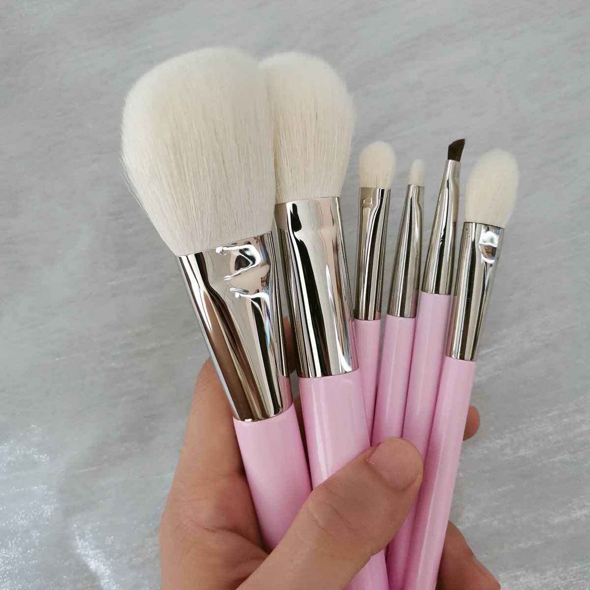Vonirabeauty's tweet image. Private Logo Professional Luxury Quality 6pcs Gradient Pink Color Goat Hair Brushes Set
Custom Private Label Luxury Cosmetic Brush Supplier Makeup Brushes Manufacturer
Custom Private Label Available
Your Own Personal Makeup Brush Factory
#makeupbrushset #makeupbrushesset
#oemodm