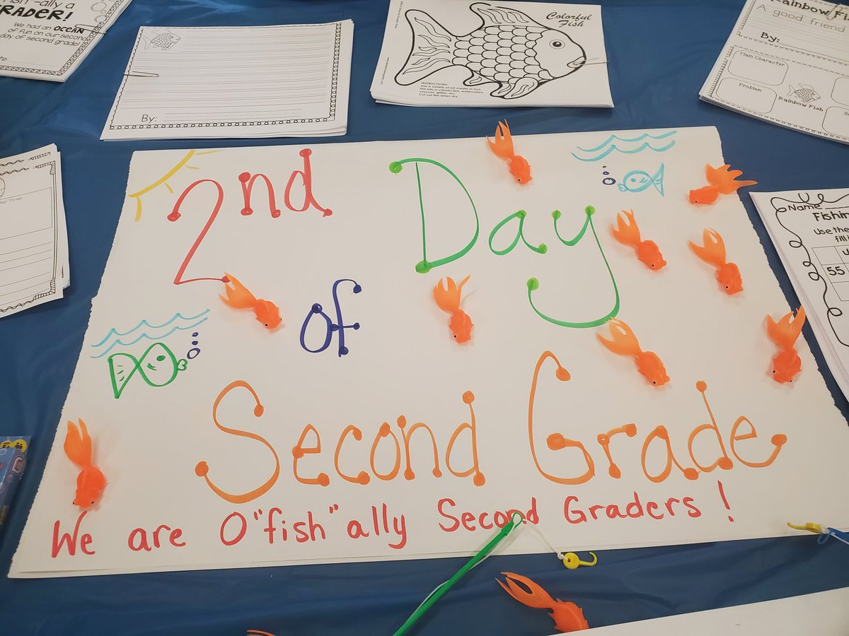 LVEHagen's tweet photo. 2nd day of Second grade! A ”fin”tastic day of activities and a guest reader. @mrsluekingmath #secondgraderocks #lveleads #wsdlearns https://t.co/gYyouB20ye