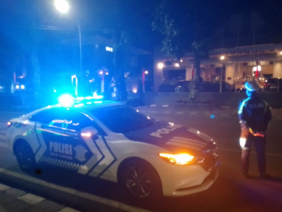 Patroli Subuh Sat PJR Ditlantas Polda NTB di Seputaran Kota Mataram, Rabu, 23 Agustus 2023.

#ditlantaspoldantb