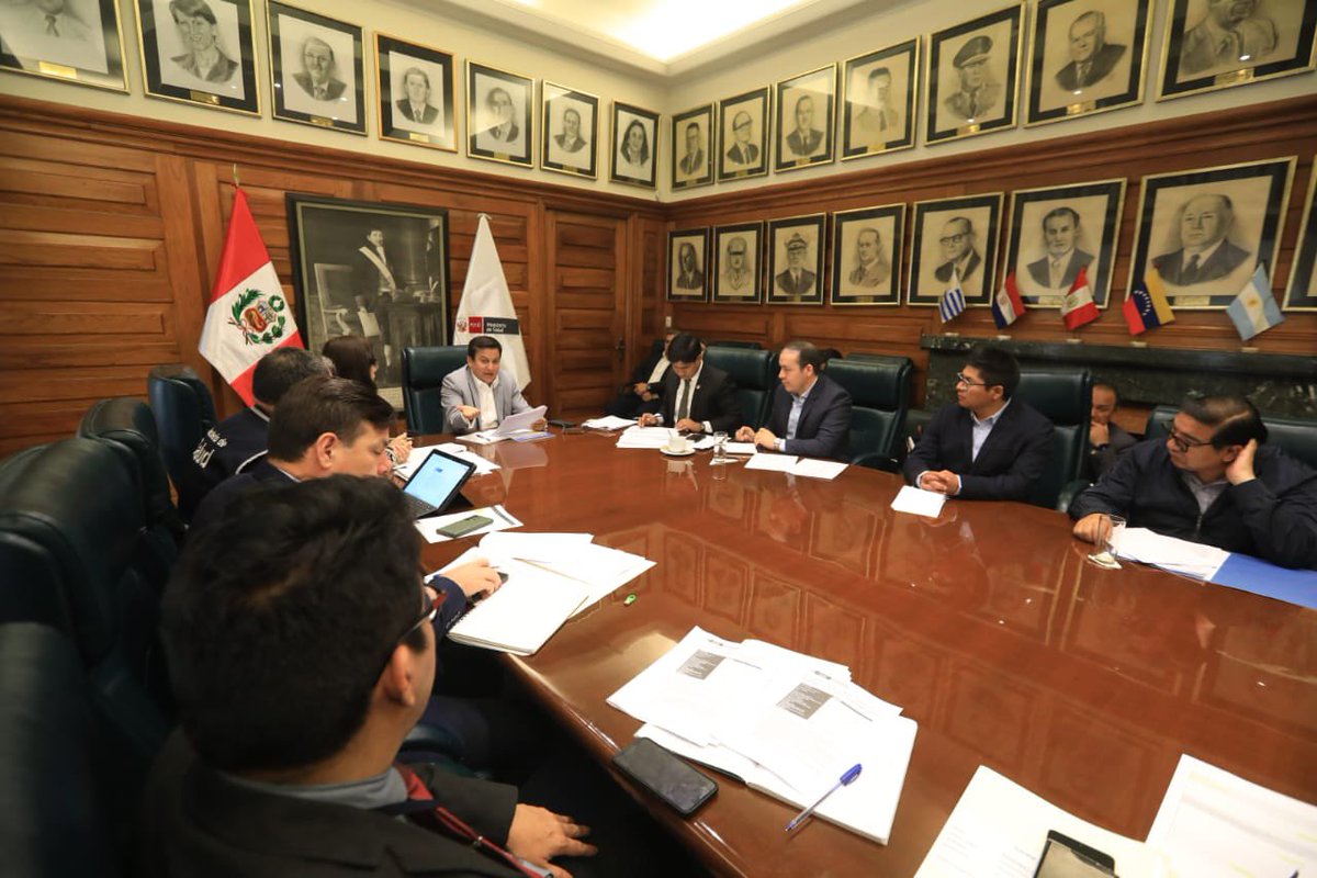 wilsonsotop's tweet photo. #SemanaDeRepresentación
Nos reunimos con el @Minsa_Peru y las autoridades y funcionarios de #Tayacaja, #Angaraes y DIRESA #Huancavelica, sobre los hospitales de nuestra región y la falta de medicamentos oncológicos a cargo de CENARES.
#CongresoEnRegiones https://t.co/3Xn1gXbwD0