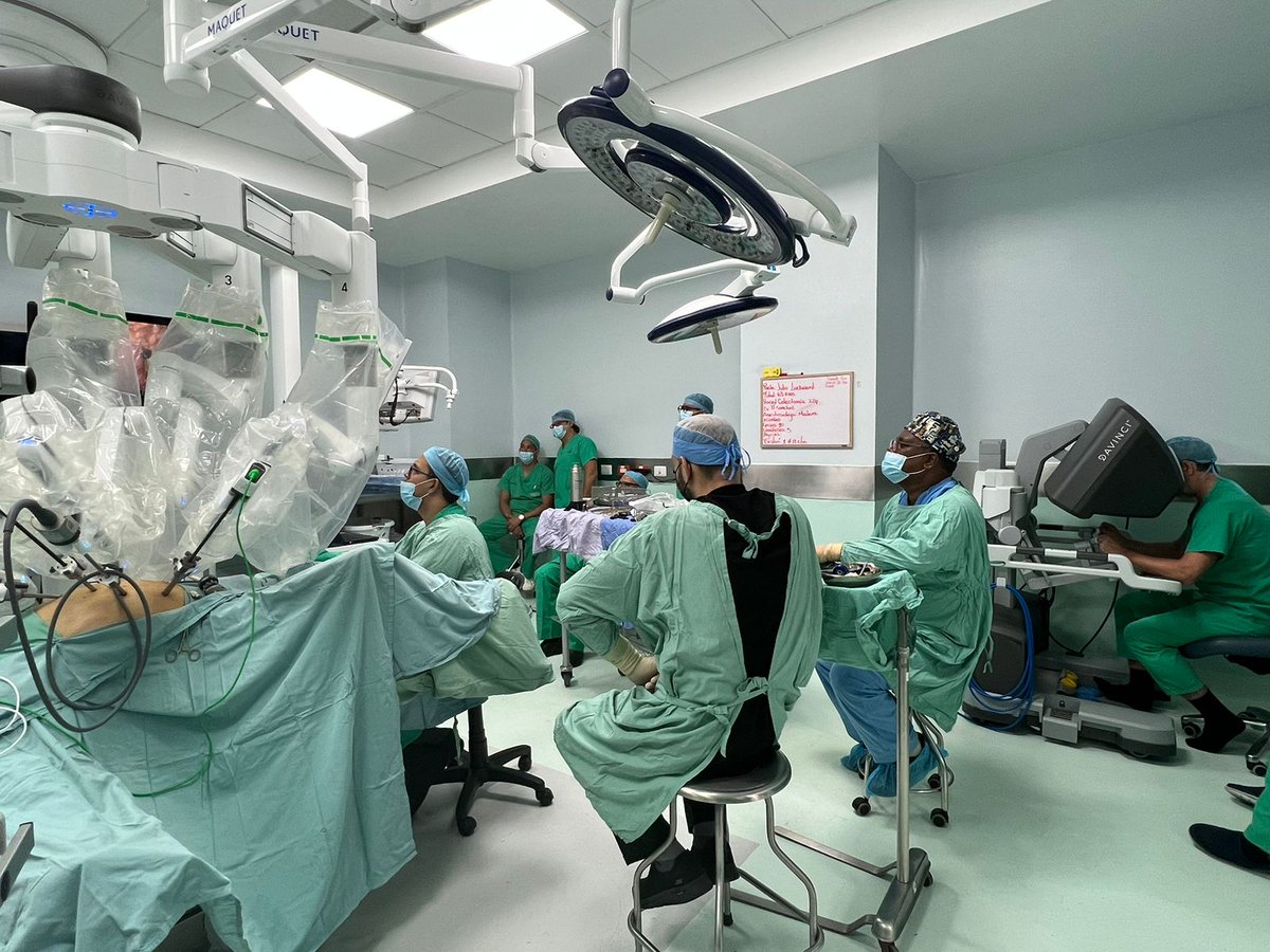 En Santiago realizan intervención con robot para cáncer de colon cdn.com.do/nacionales/reg…