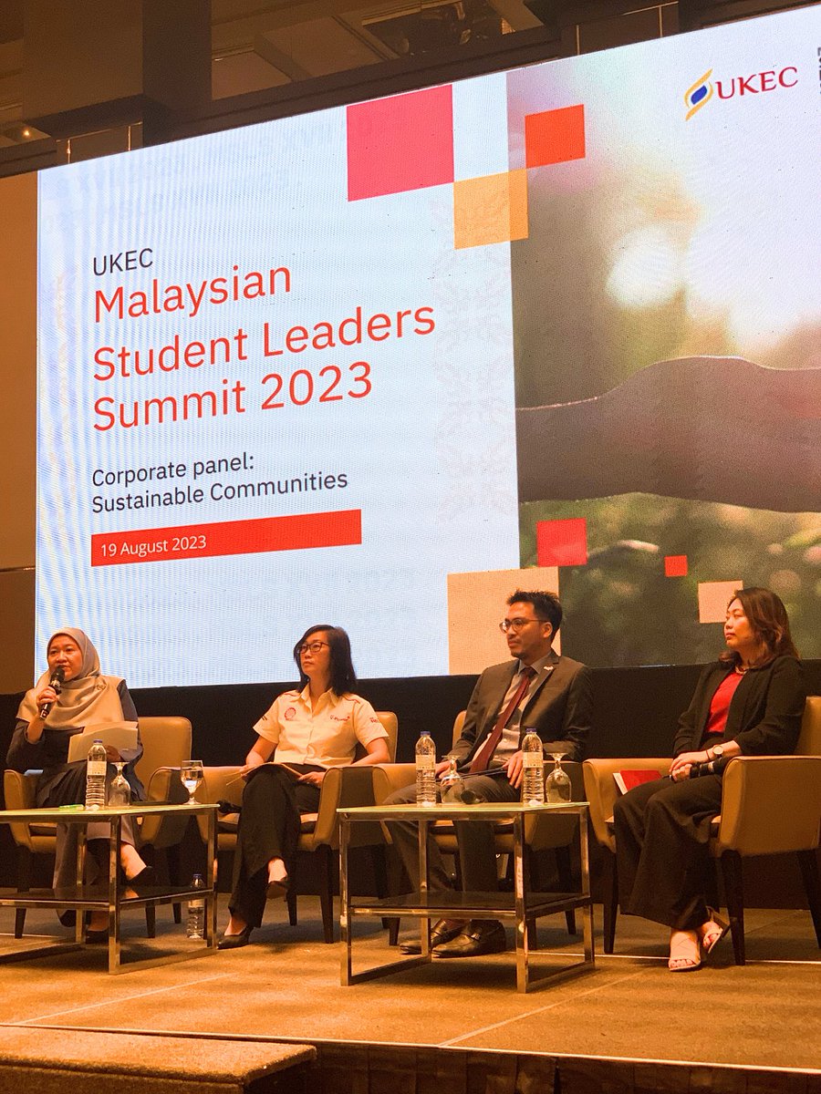PwC_Malaysia's tweet image. Glad to be back at the Malaysian Student Leaders&apos; Summit by @UKEC! Moderating a panel session on #sustainable communities, Nurul A’in (Executive Chair) discussed ensuring a just transition with Zharif (Assurance Partner), Joanna (@Shell_My) &amp;amp; Jacqueline (Sunway REIT).