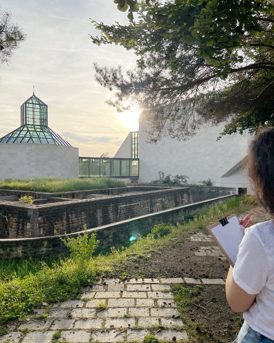 mudamlux's tweet photo. #FreeEntry to #Mudam every #Wednesday #eve, from 6–9pm. #GuideTour at 7pm. In English. #Rsvp: visites@mudam.com
Also tonight: #LGBTIQ+ CIGALE Center #reading session, 6–8 pm. #Rsvp: maura.pianaro@cigale.lu
Next week: 'Café des Langues' with @RLuxembourg. #Rsvp: visites@mudam.com https://t.co/7JYMJQkeE5
