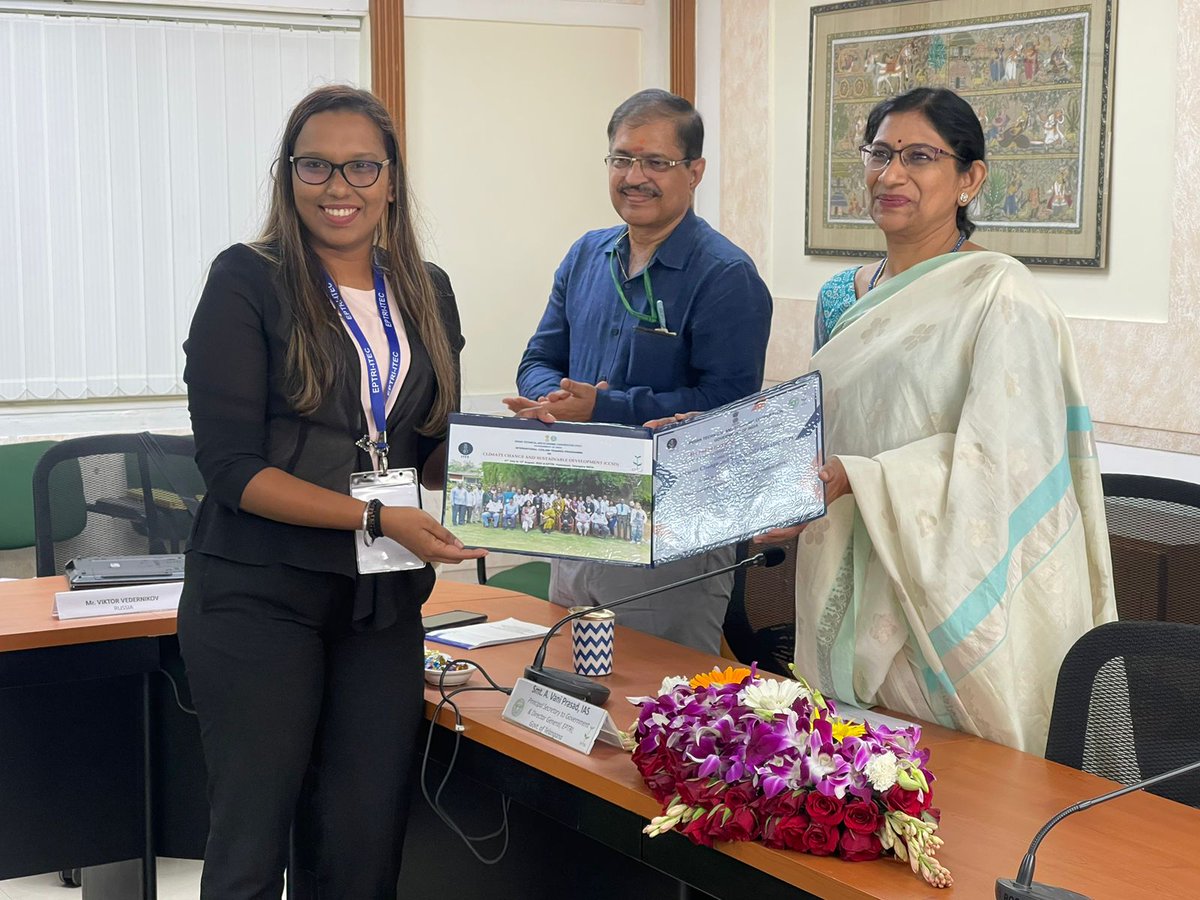 eptriindia's tweet photo. 2/3 Smt. A. Vani Prasad, IAS, Principal Secretary to Govt. of Telangana &amp; Director General @eptriindia  congratulated the participants on their successful completion of the programme and awarded certificate of completion to the participants #ITEC #MEA https://t.co/7j0PDIeQ3e