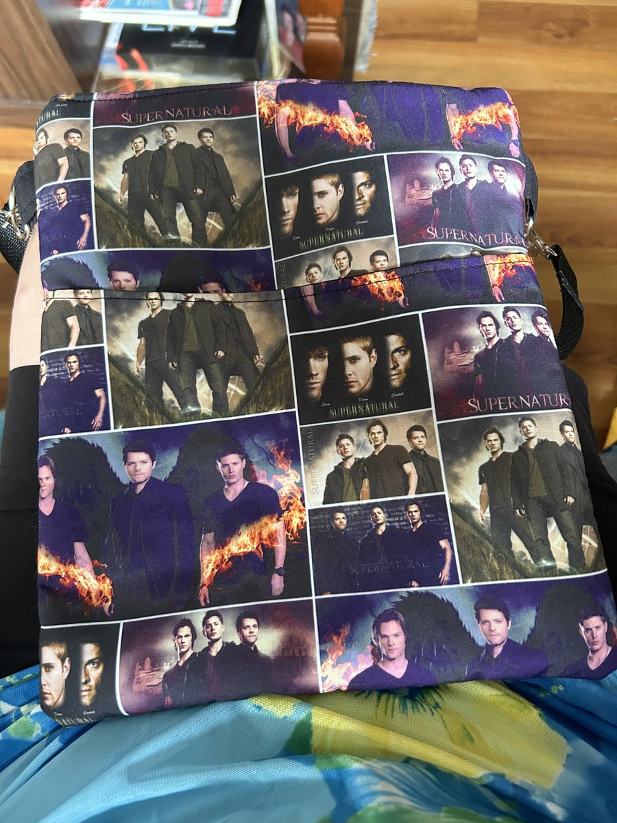 MsCanadianGurl's tweet image. @JensenAckles  @jarpad @mishacollins my sister had this made for my birthday which was August 16th I absolutely love it