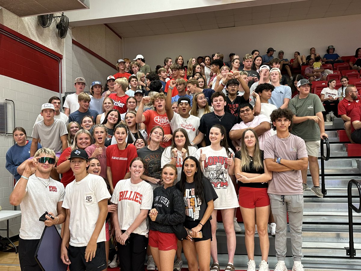 Win in 3 sets over Lago Vista tonight!  Can’t say enough about these @fhsfredheads 
They set an all time high for electricity in a non district match!  Great job guys!  Now let’s carry it over to Friday night!  Your turn <a href="/BillieFootball/">Battlin Billie FB</a> !
Uber Alles!  .<a href="/billiesports/">Fredericksburg Athletics</a>