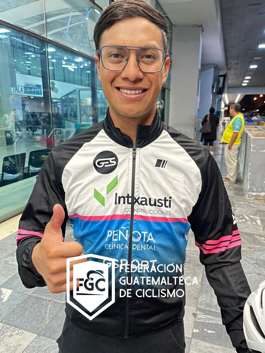 fgciclismoguate's tweet photo. 🇬🇹🚴♂️ Edwin Sam ha retornado está noche procedente de #España 🇪🇸 luego de su participación con el equipo #Intxausti y se prepara para enfrentar la Vuelta de la Juventud.
↪️ Elí Sisimith volverá previo a la vuelta a Guatemala. https://t.co/W00BatNIbB