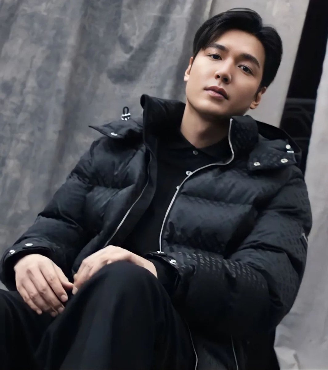 sky_joo's tweet photo. The Actor ✔️
The Model ✔️
The Singer✔️
The King✔️
The #BOSS of my heart! ❤️

The #LeeMinHo 🤴🥰

#BeYourOwnBOSS
Cr: boss, minoz_qq https://t.co/qv5kpc2IUD